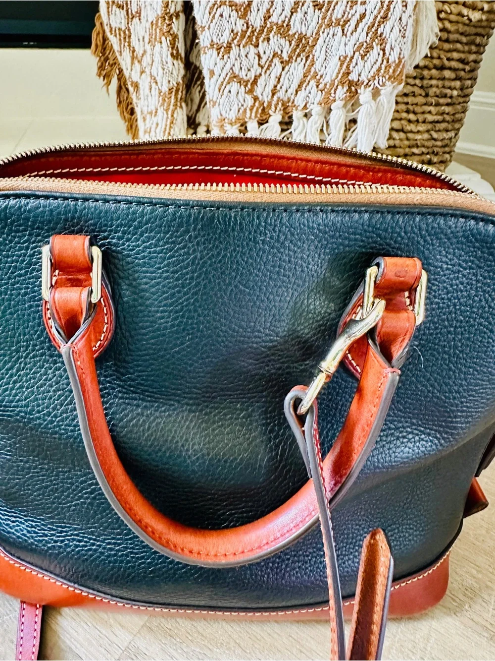 Dooney & Bourke Black & Brown Pebbled Leather Satchel w/Logo & Crossbody strap - Picture 10 of 16